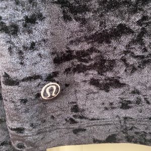 Lululemon SPECIAL EDITION mock neck